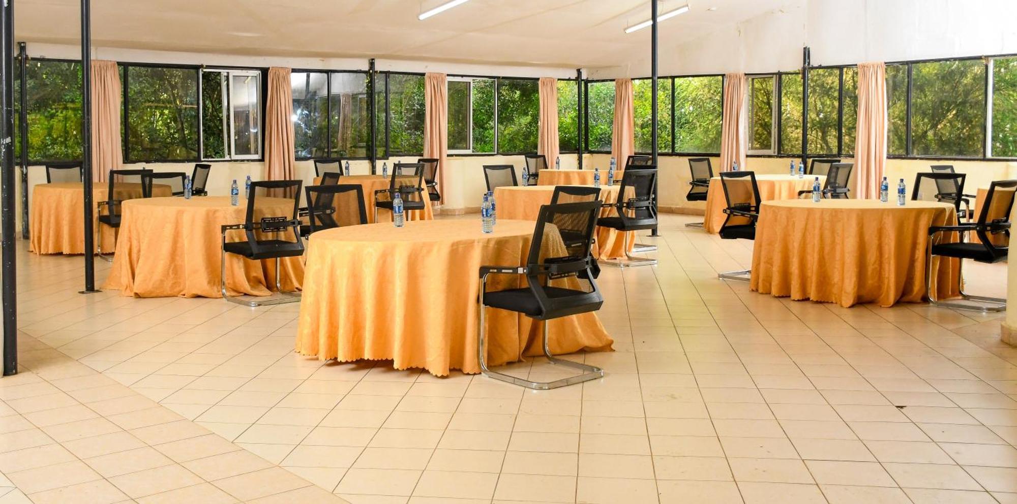 Dovenest Lodge Naivasha Buitenkant foto
