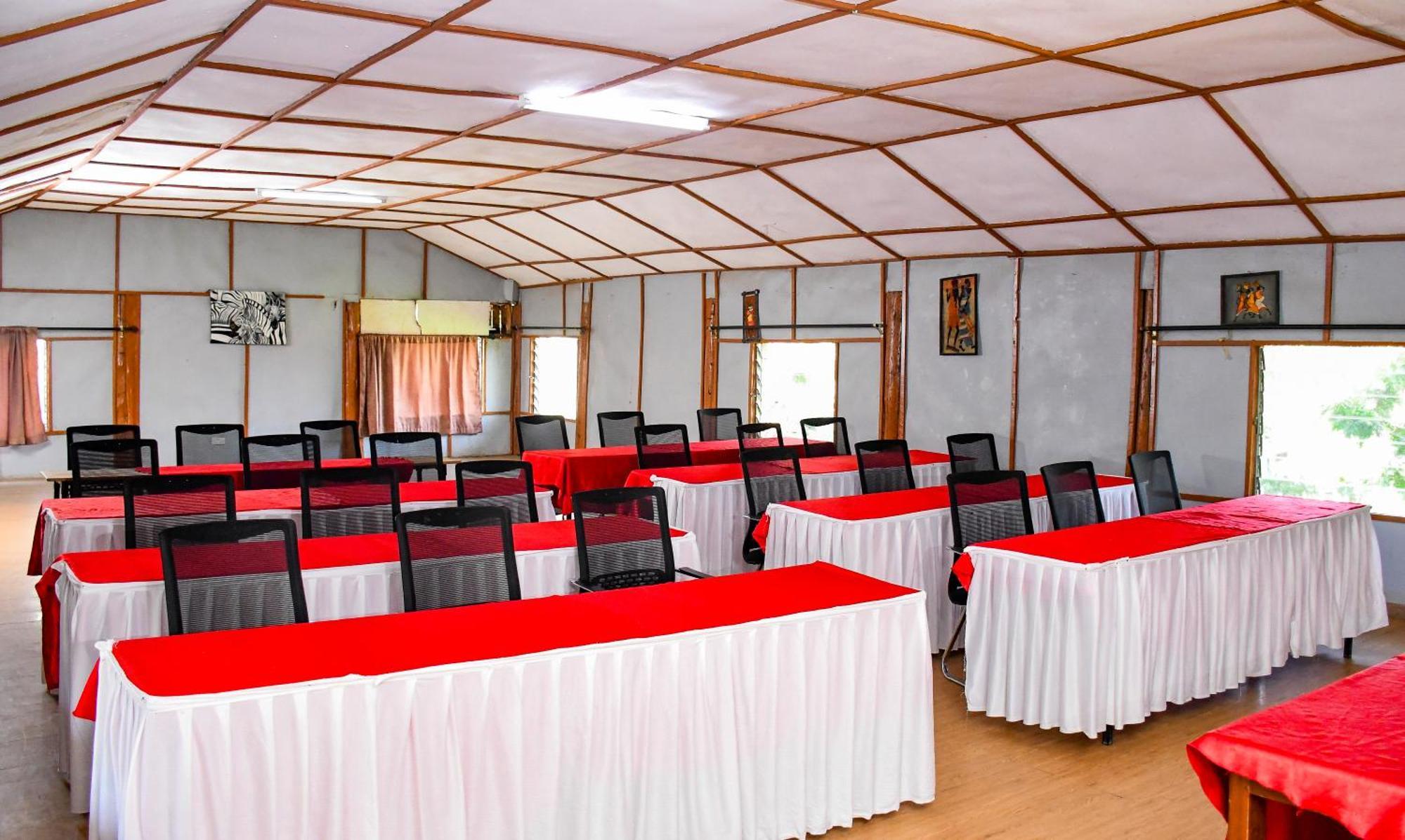 Dovenest Lodge Naivasha Buitenkant foto