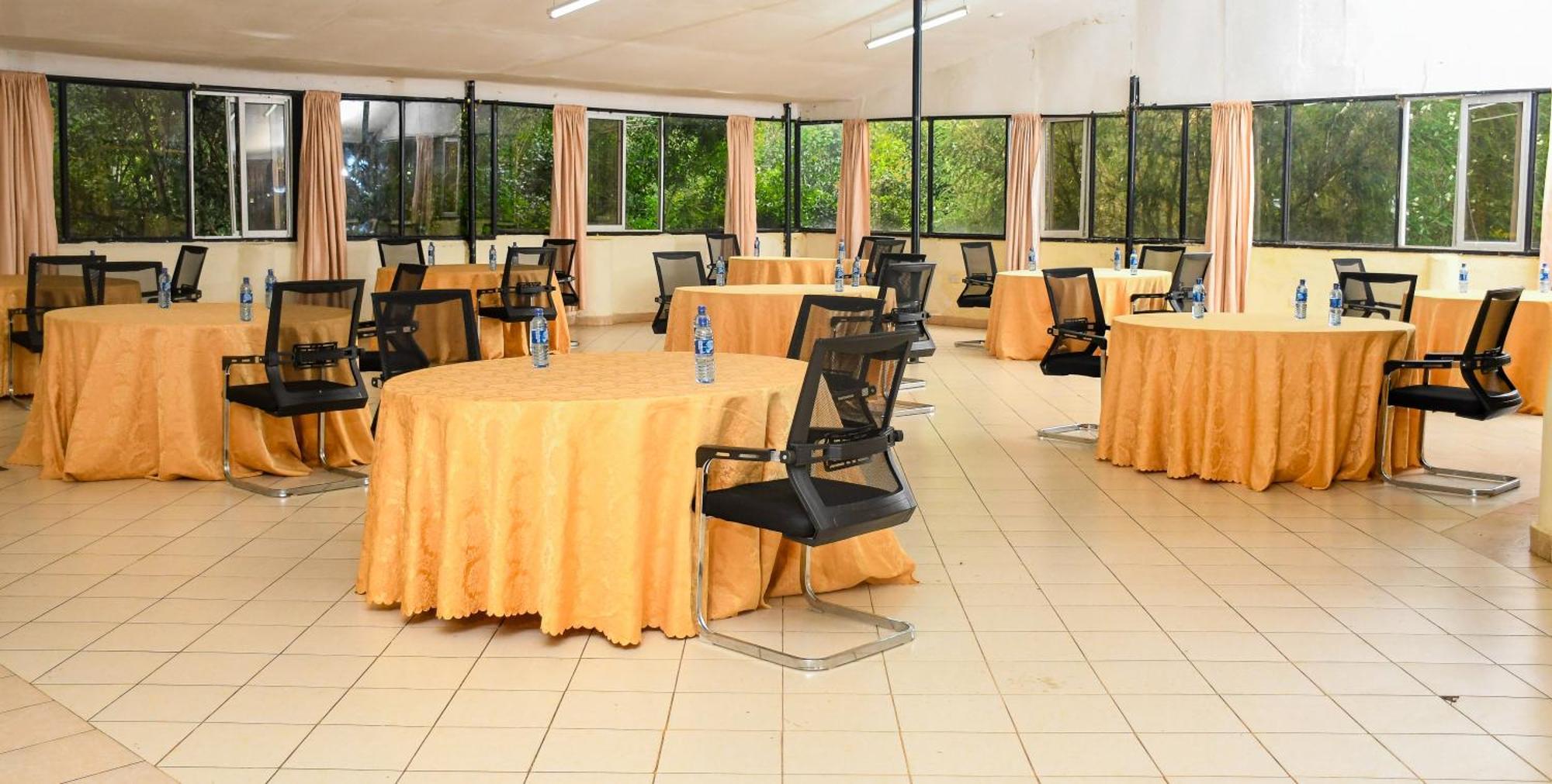 Dovenest Lodge Naivasha Buitenkant foto