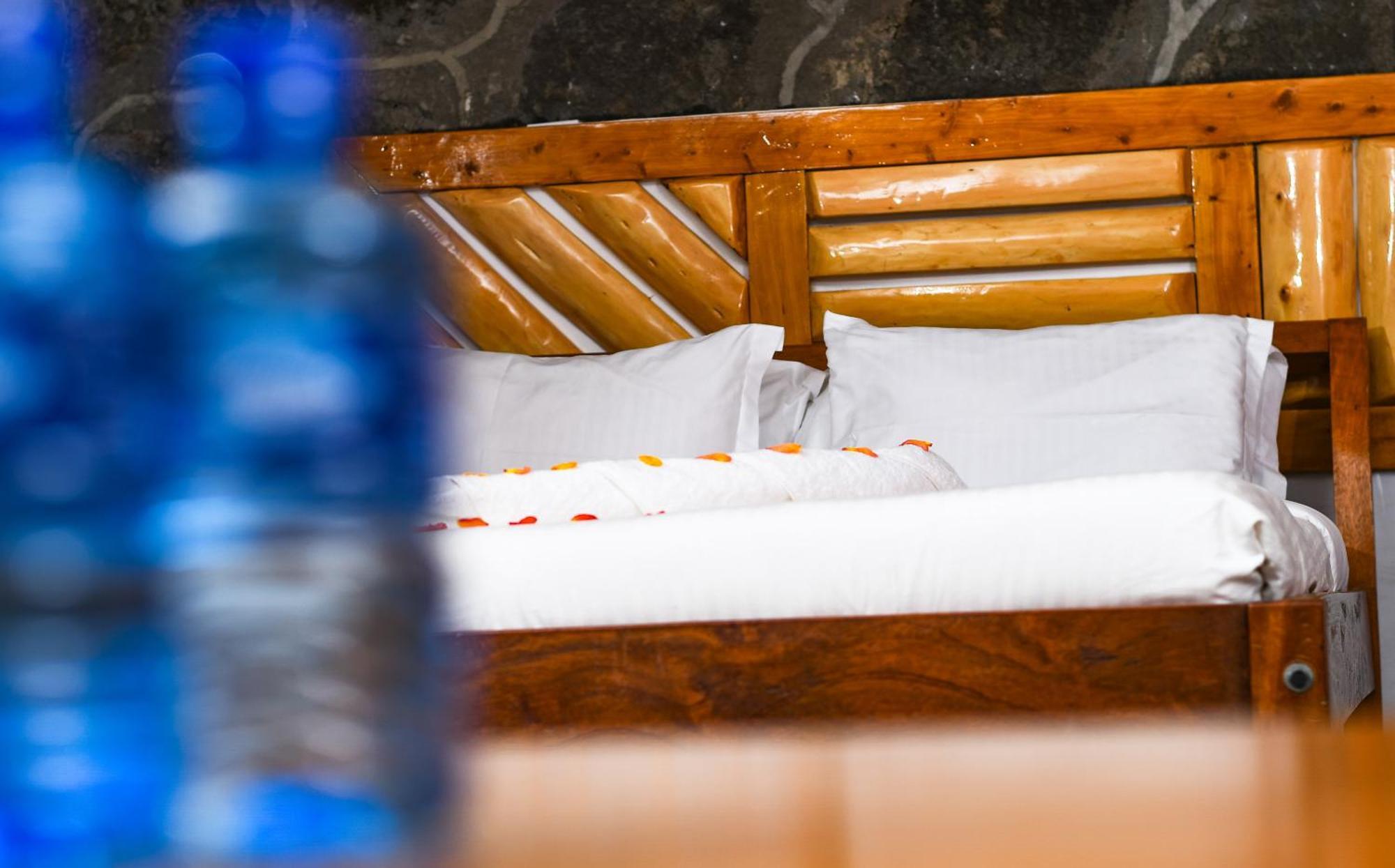 Dovenest Lodge Naivasha Buitenkant foto